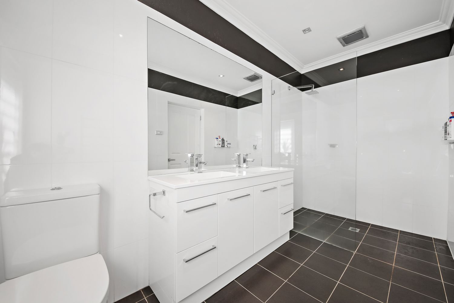 Fabulous Furnished / Part Furnished Family Home