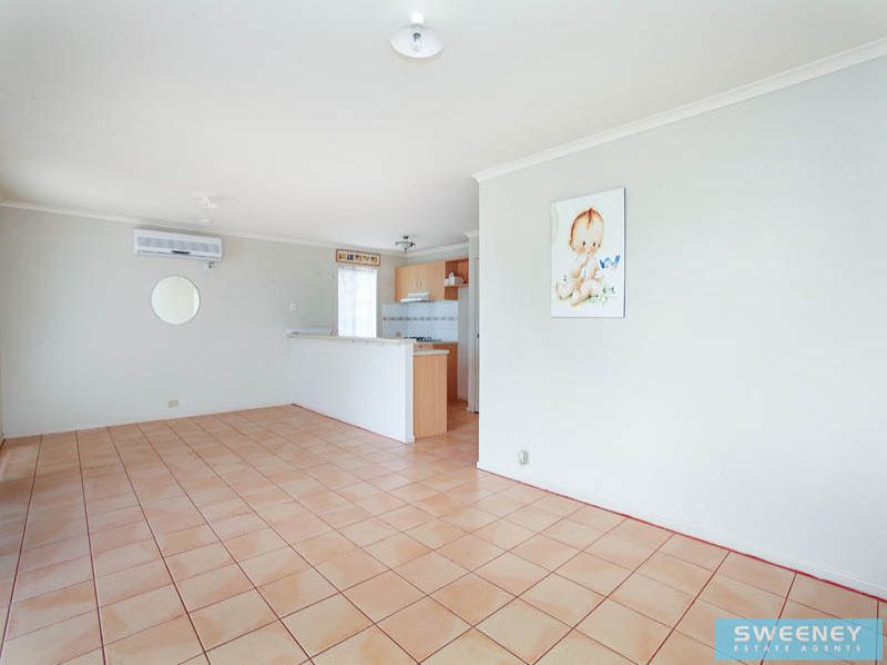 37 Goulburn Circuit, Caroline Springs - Thumbnail 4