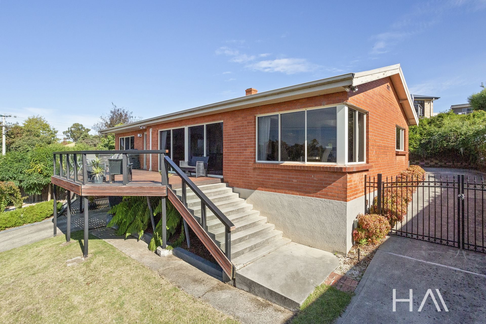72 Cormiston Road Riverside, Riverside - Thumbnail 3