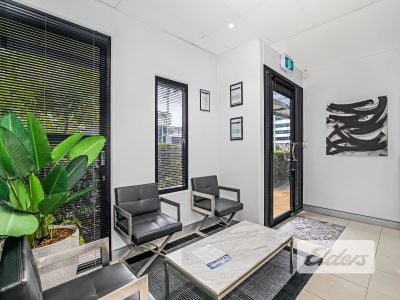 OWNER OCCUPY OR INVEST - SECONDS TO GASWORKS!