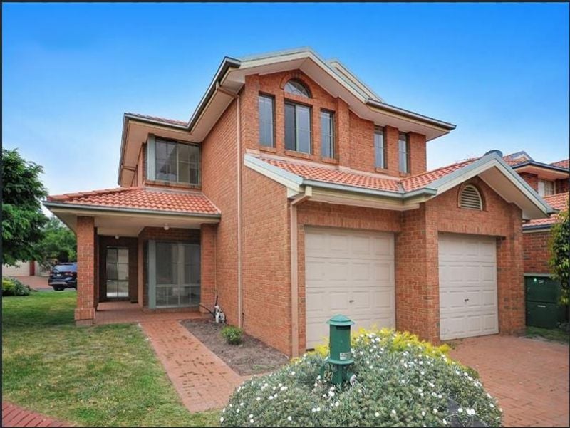 34 The Crest, Attwood