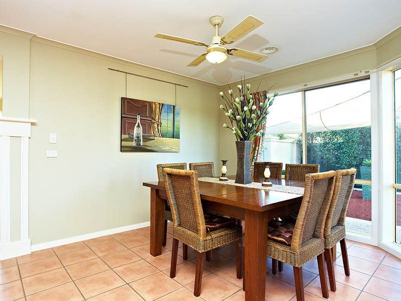 6 Creekbank Place, Caroline Springs - Thumbnail 5
