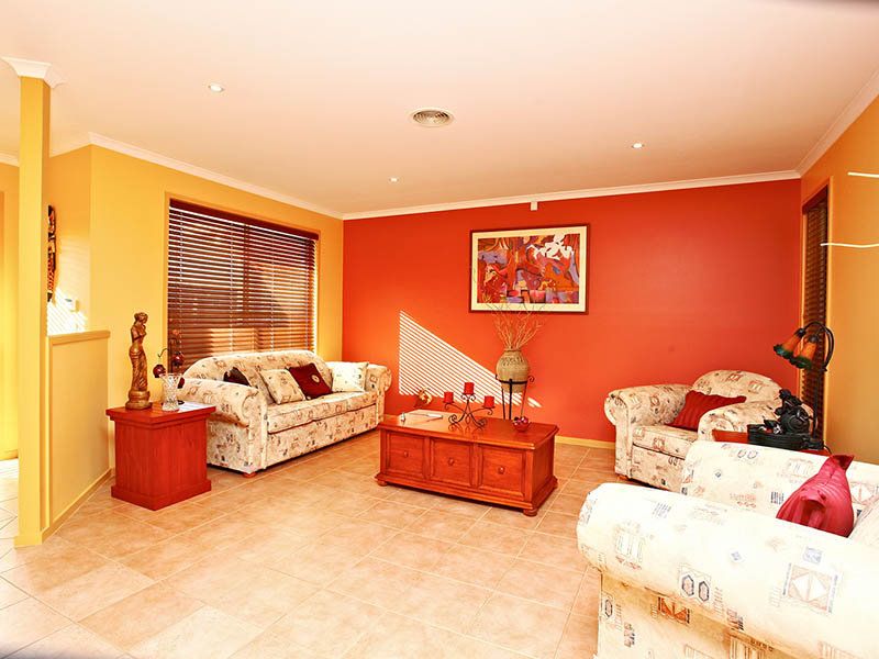 52 Chisholm Drive, Caroline Springs - Thumbnail 5