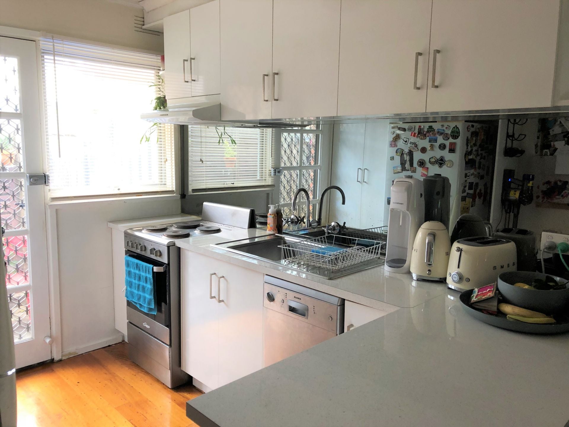 Perfectly Located 2 Bedroom Unit!!