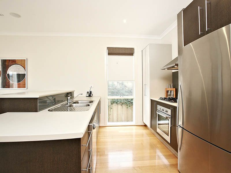 35 Cranwell Square, Caroline Springs - Thumbnail 3