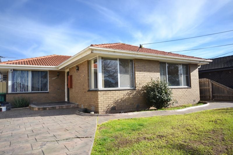 227 Dalton Road, Lalor