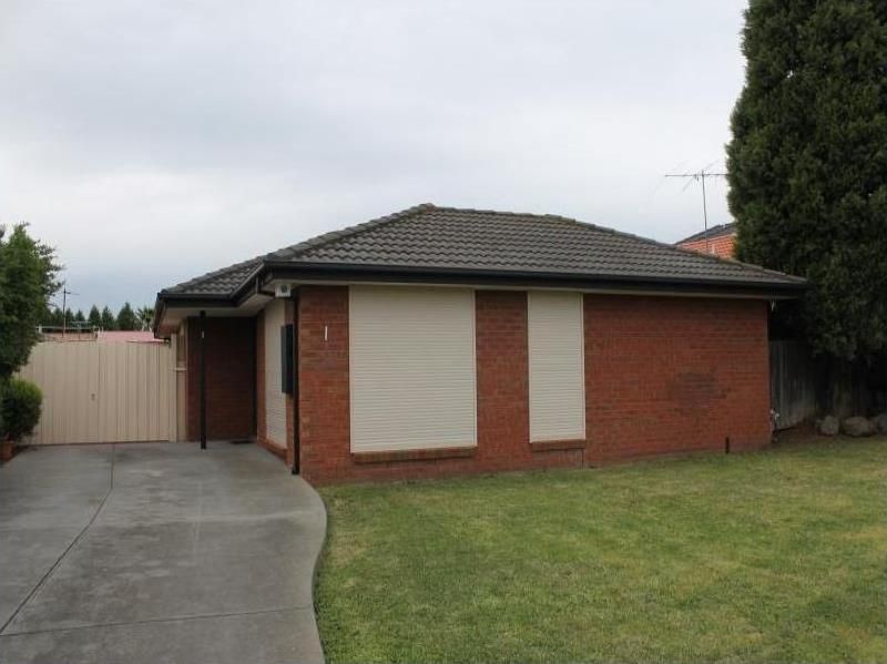 WALK TO SOUTH MORANG TRAIN STATION!