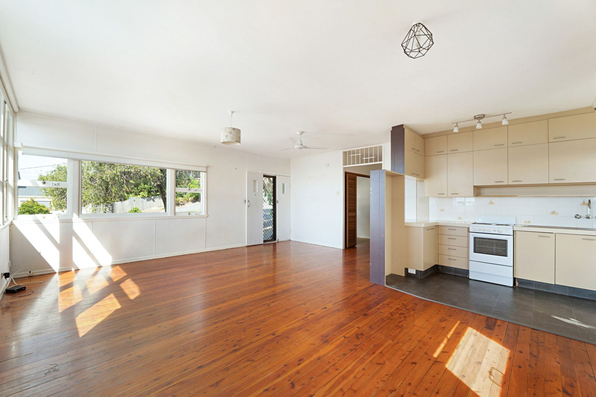$ 1,220,000, Tugun - Thumbnail 7