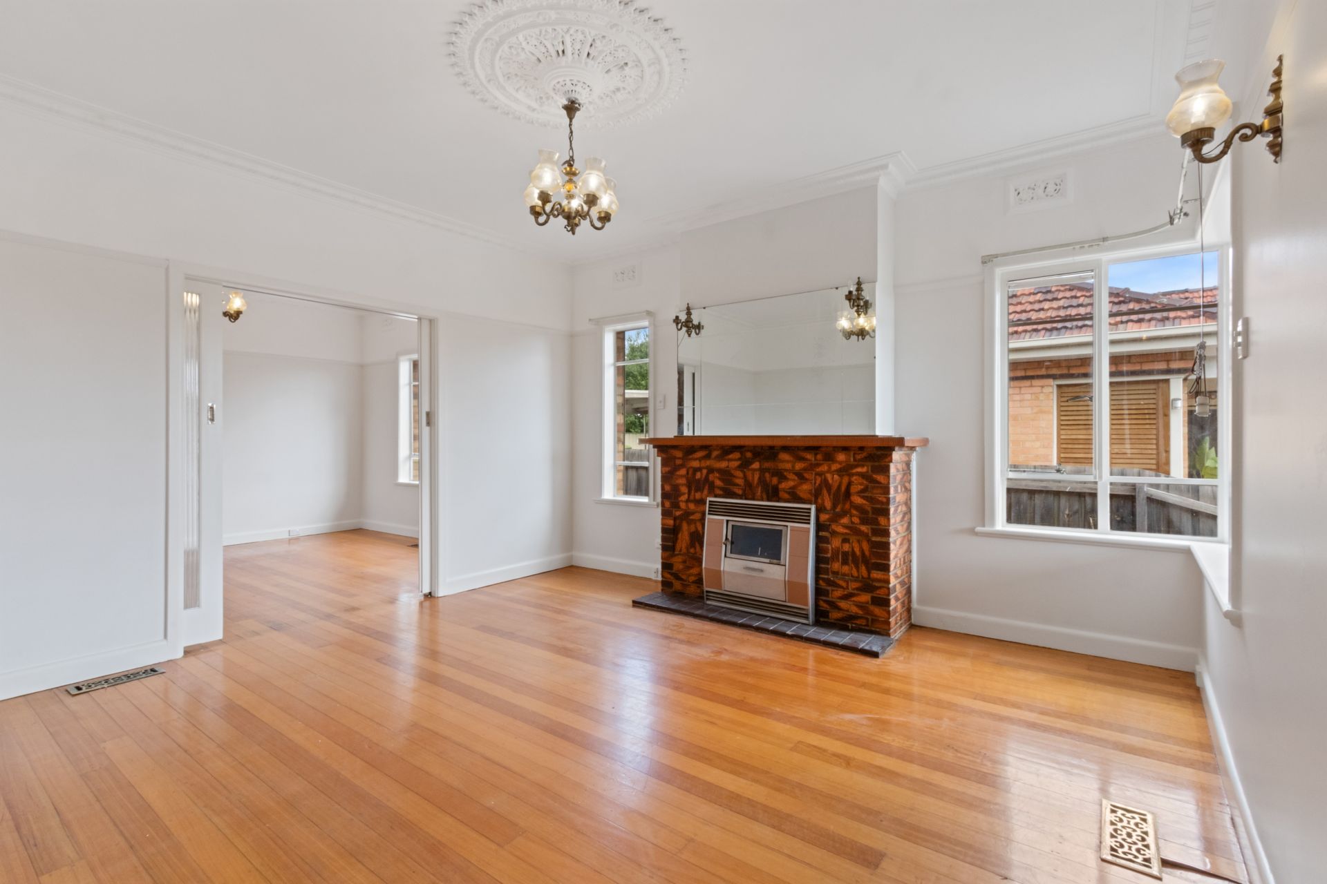 SPACIOUS FAMILY HOME IN PRIME LOCATION