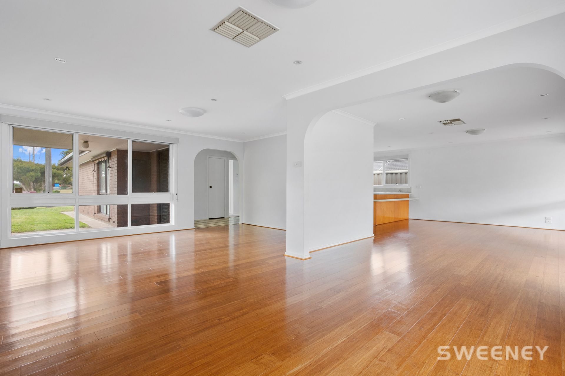 36 Edwards Drive, Altona Meadows - Thumbnail 4