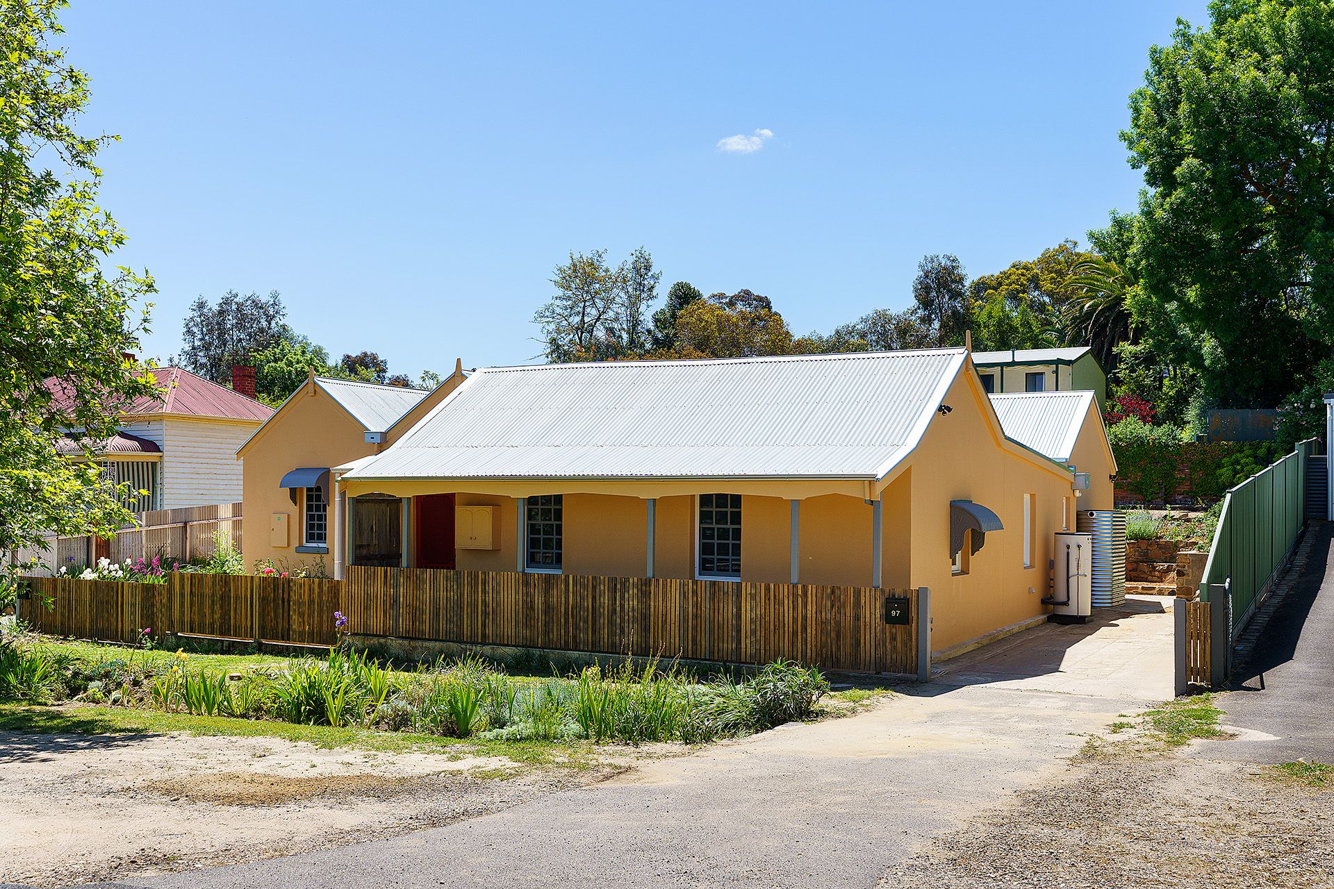 97 Forest Street, Castlemaine - Thumbnail 2