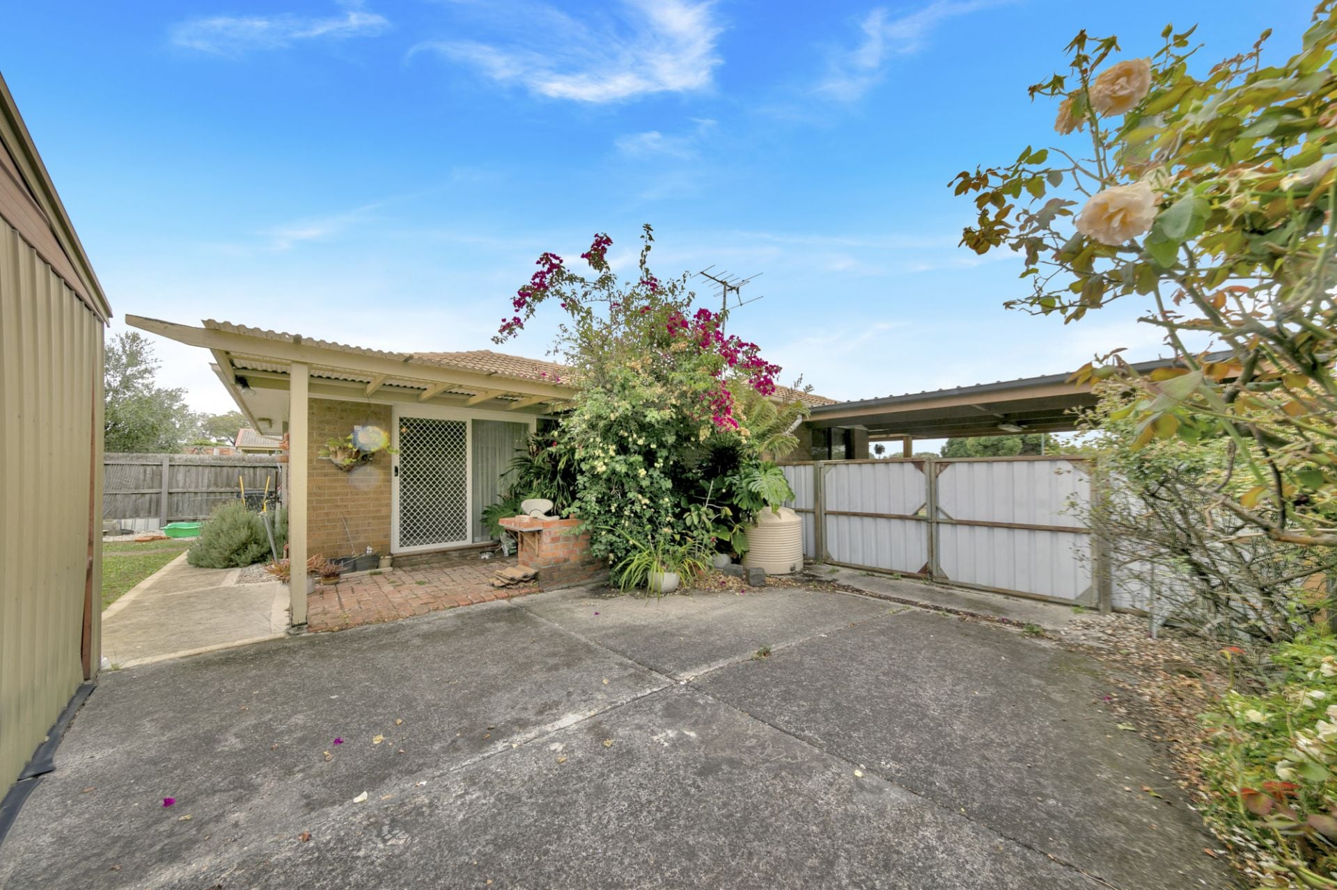 Calling all 1st Home-Buyers / Investors / Tradies / Car Enthusiasts