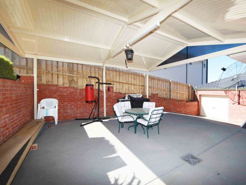 7 St. Ronan's Grove SOUTH MORANG, South Morang - Thumbnail 7