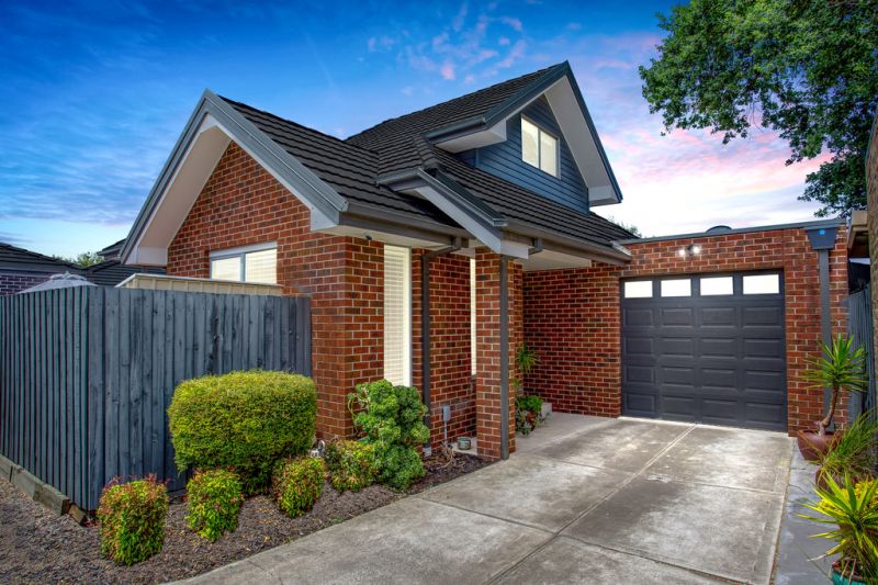 Position, Privacy & Walk To Everything!!