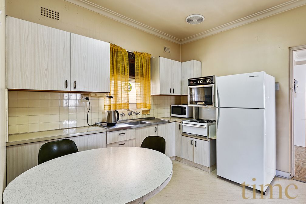 43 Nield Avenue, Rodd Point NSW