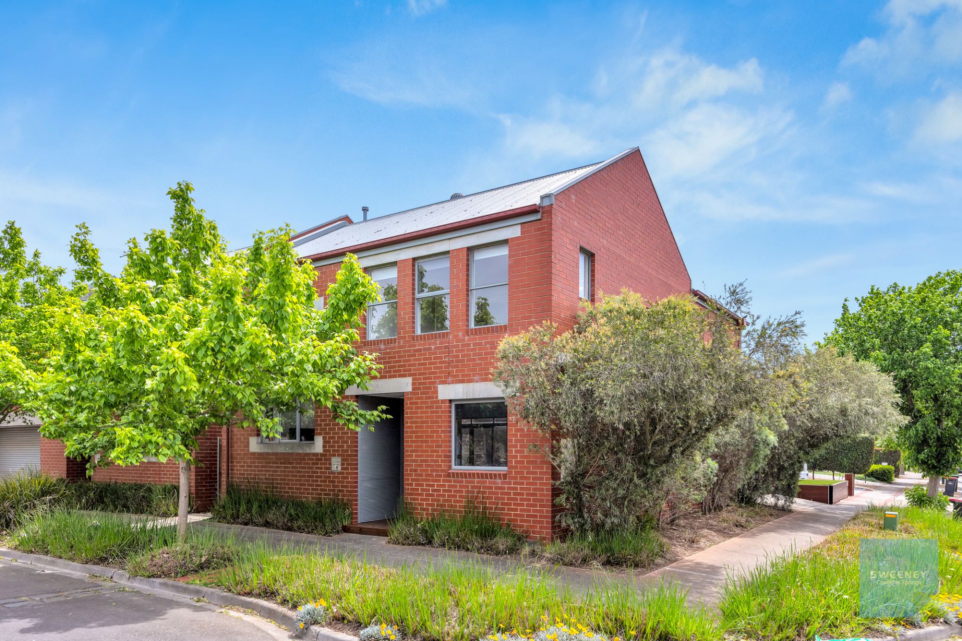 9 Salford Lane, Caroline Springs - Thumbnail 2
