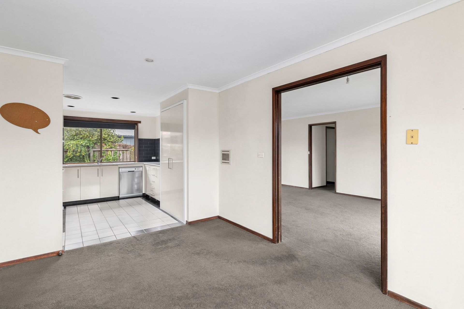 10 Edwards Crescent, Wendouree, Wendouree, Wendouree - Thumbnail 4