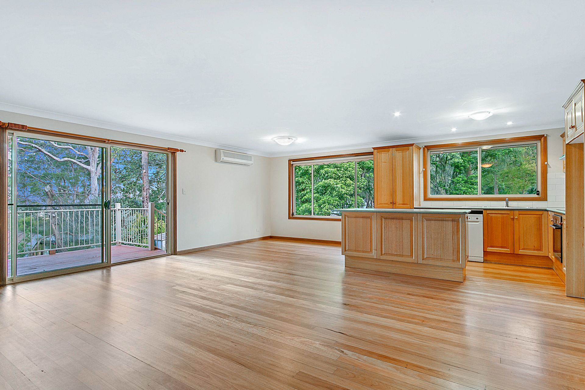 8 Waratah Street, Bowen Mountain - Thumbnail 5