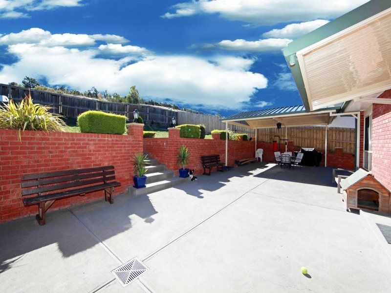 7 St. Ronan's Grove SOUTH MORANG, South Morang - Thumbnail 8