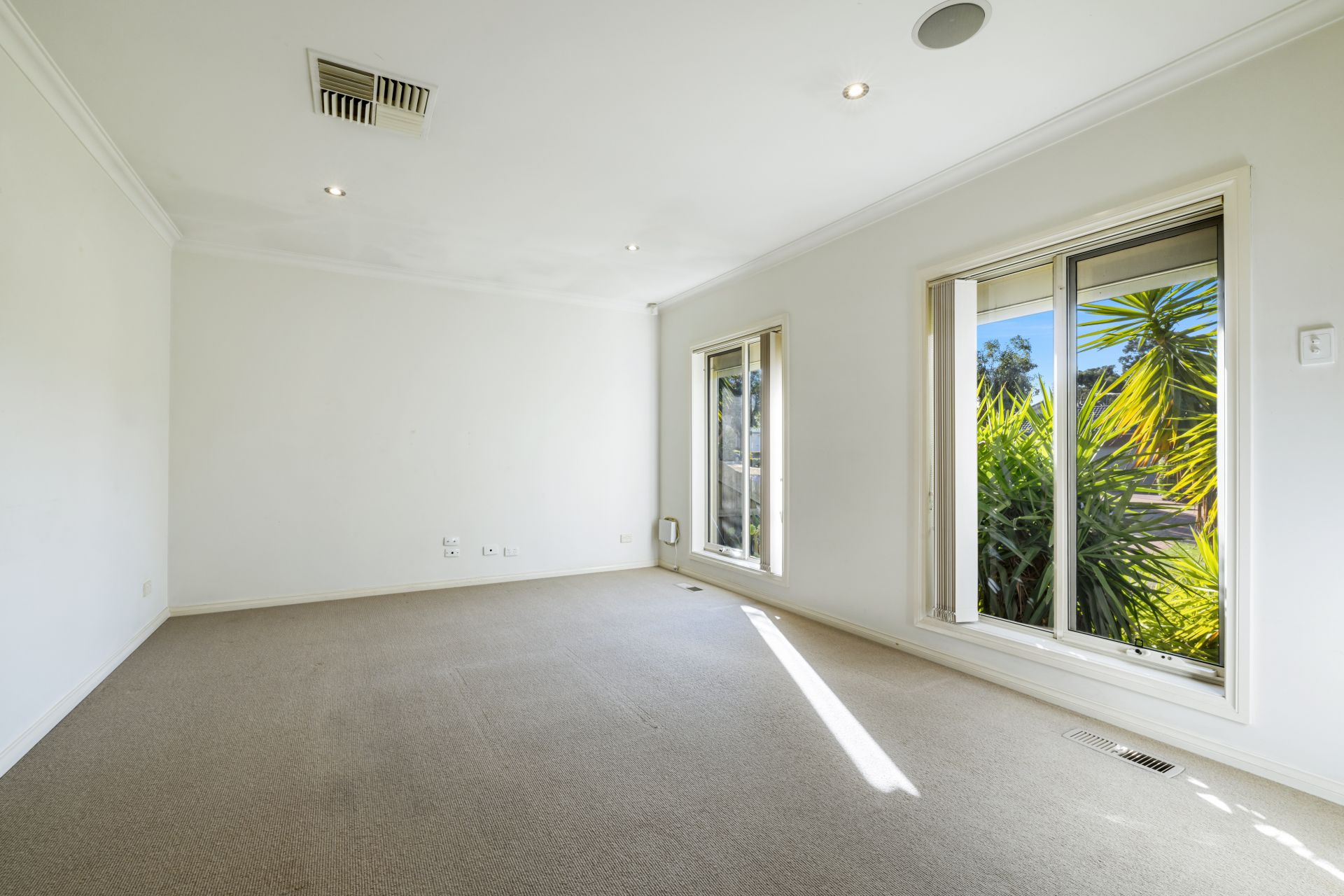Spacious 4 Bedroom Family Home in Prime Court Location