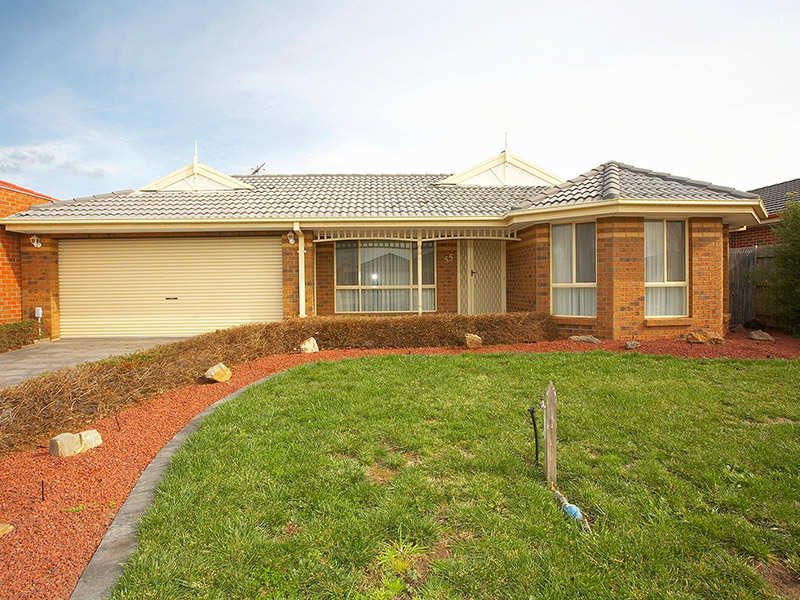 55 Willowgreen Way, Point Cook - Thumbnail 2