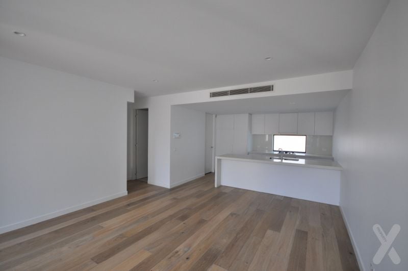 Beautiful 3 Story Townhouse, Great location!!!