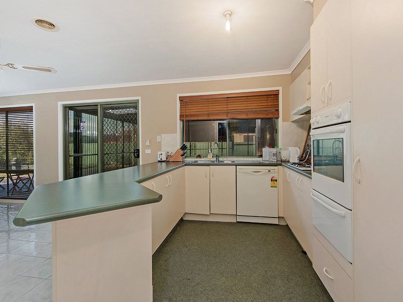 63 Chisholm Drive, Caroline Springs - Thumbnail 3