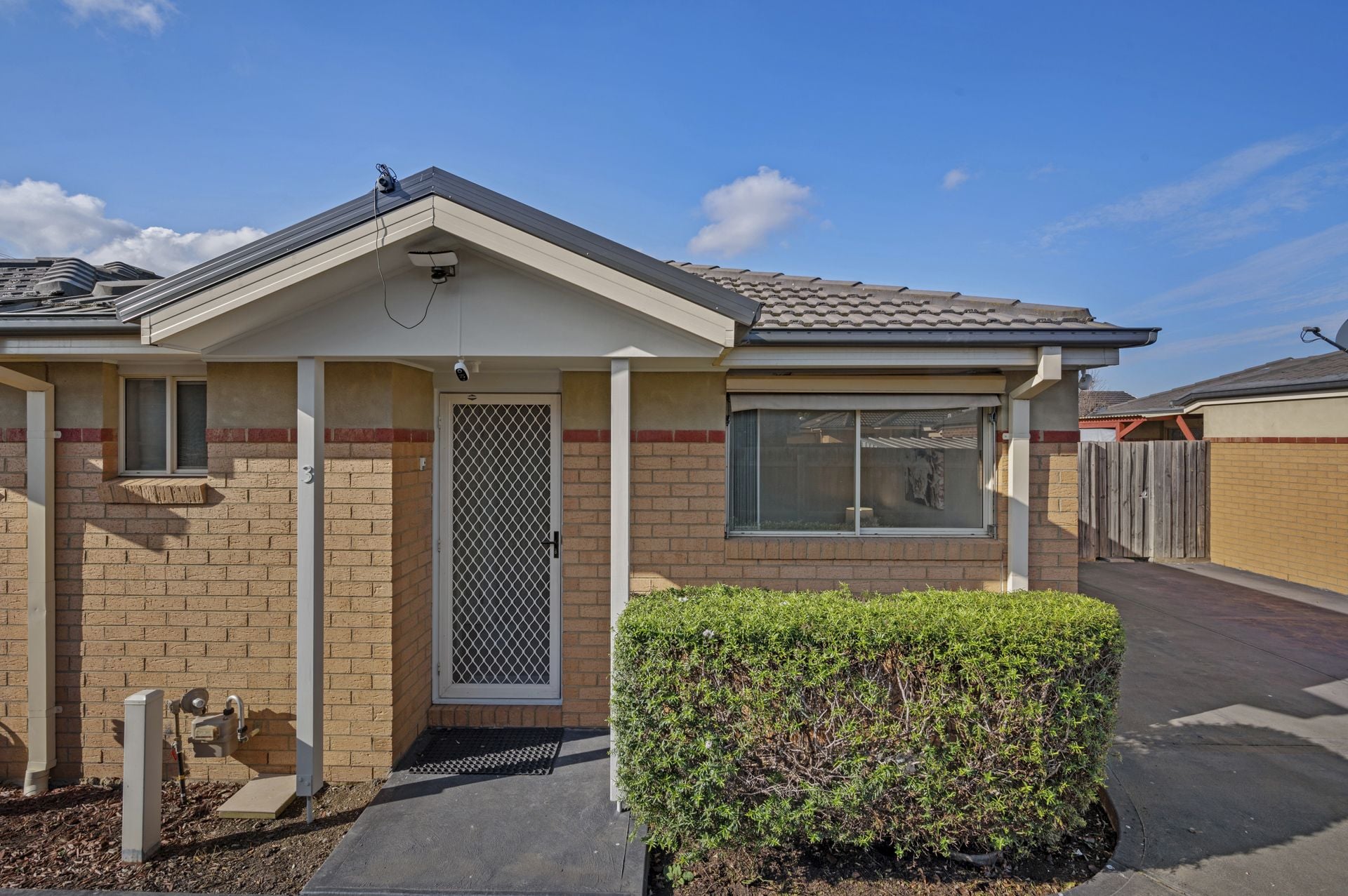 AFFORDABLE START - WALK TO EVERYTHING