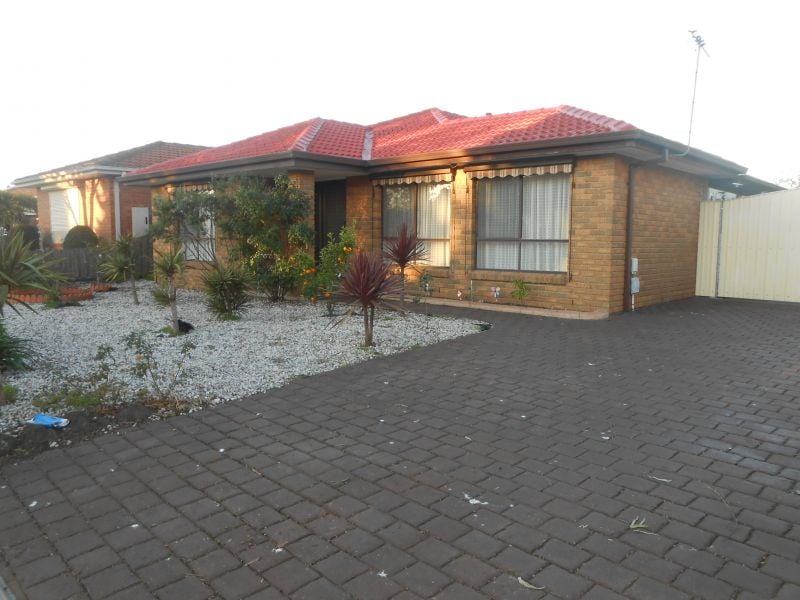 12 Pensbury Avenue, Mill Park