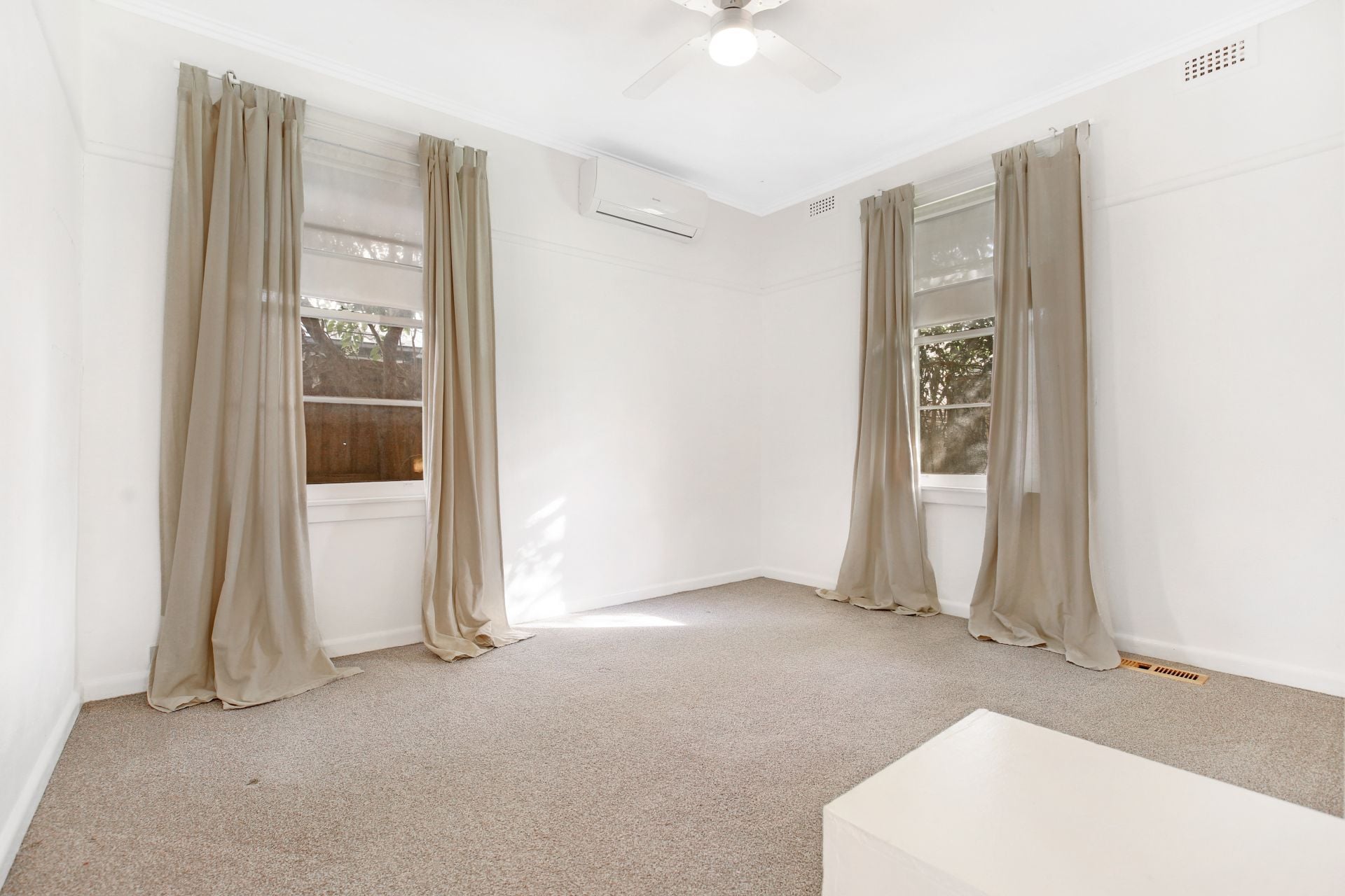Ready to call home - Walk to everything! LOCATION LOCATION LOCATION