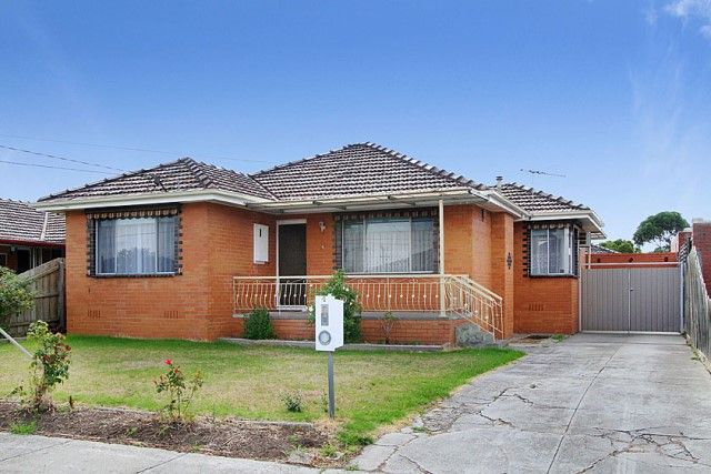 A FAMILY HOME IN A GREAT LOCATION!