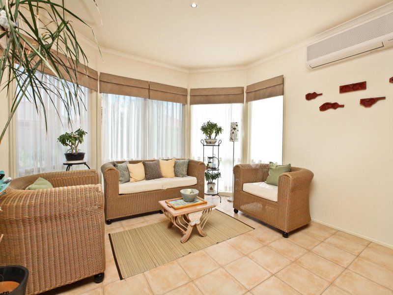 15 Macedon Close, Caroline Springs - Thumbnail 5