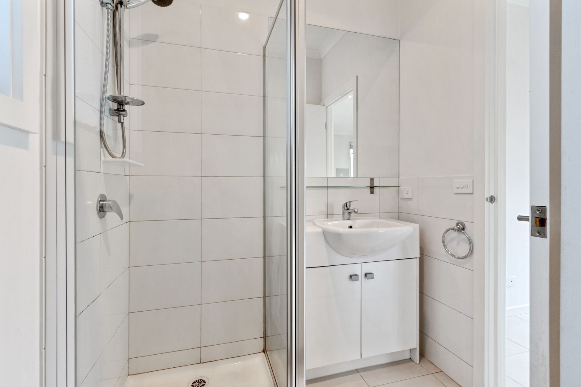Standout Modern Unit in Convenient Location!