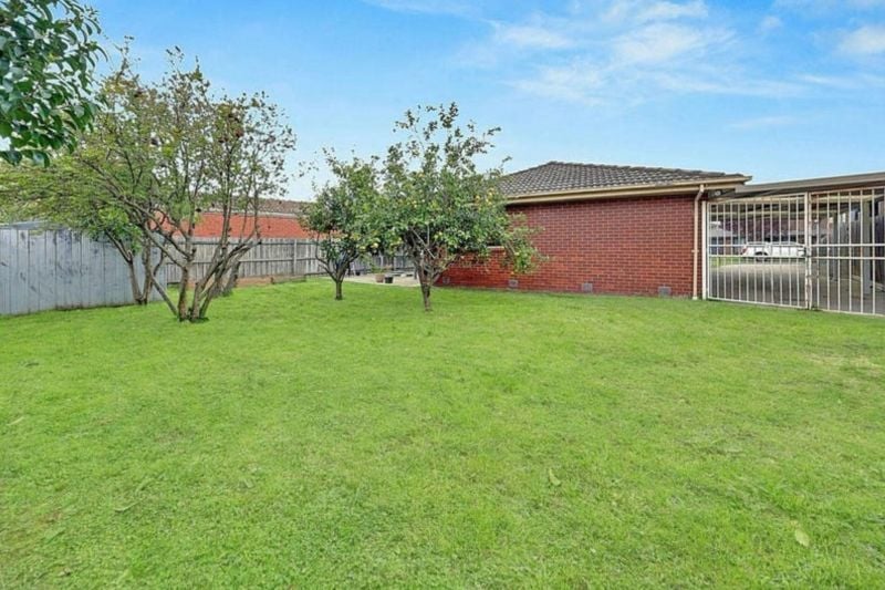 28 Brentwood Avenue, Lalor