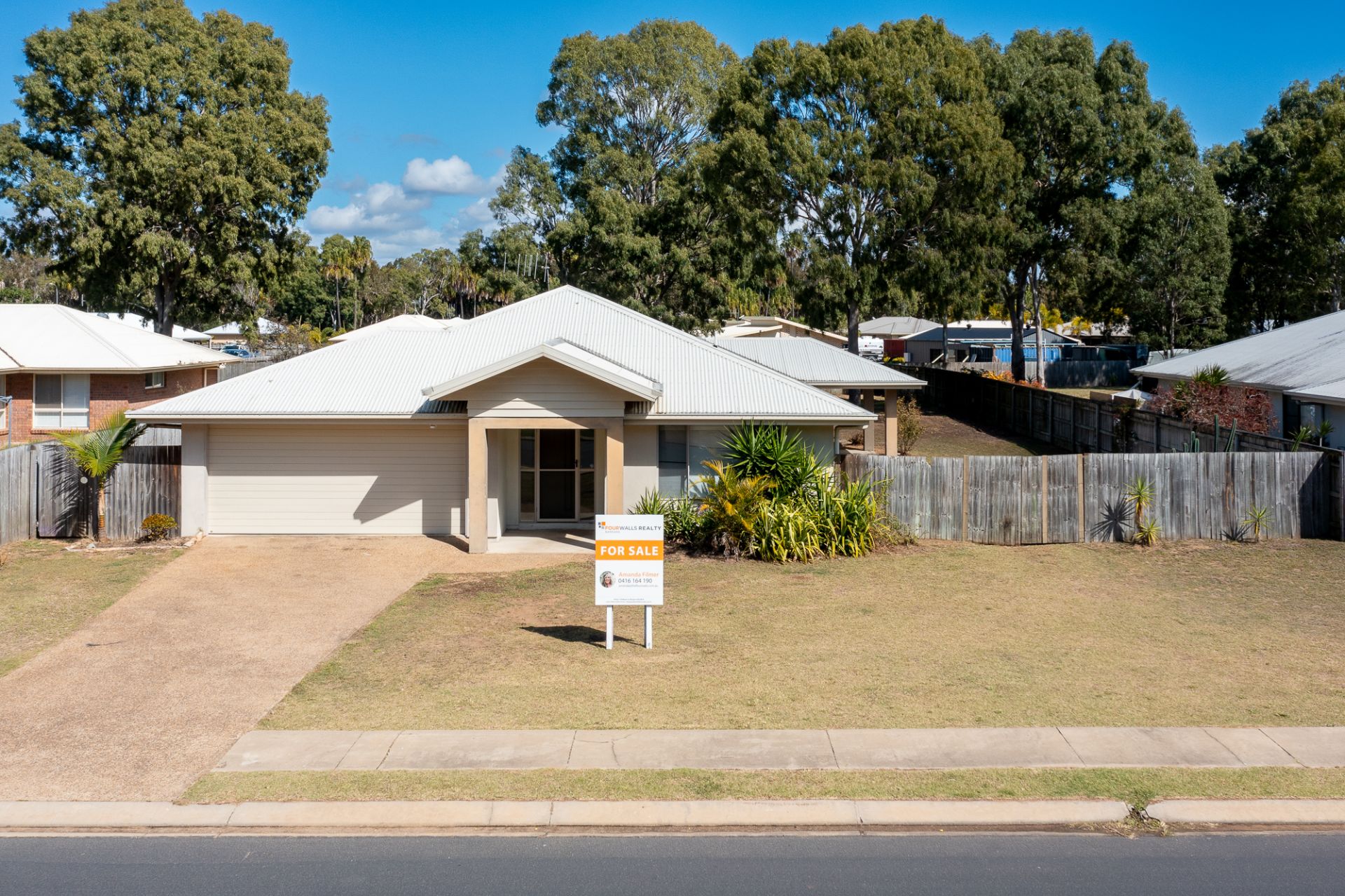29 Malvern Drive, MOORE PARK BEACH Four Walls Realty