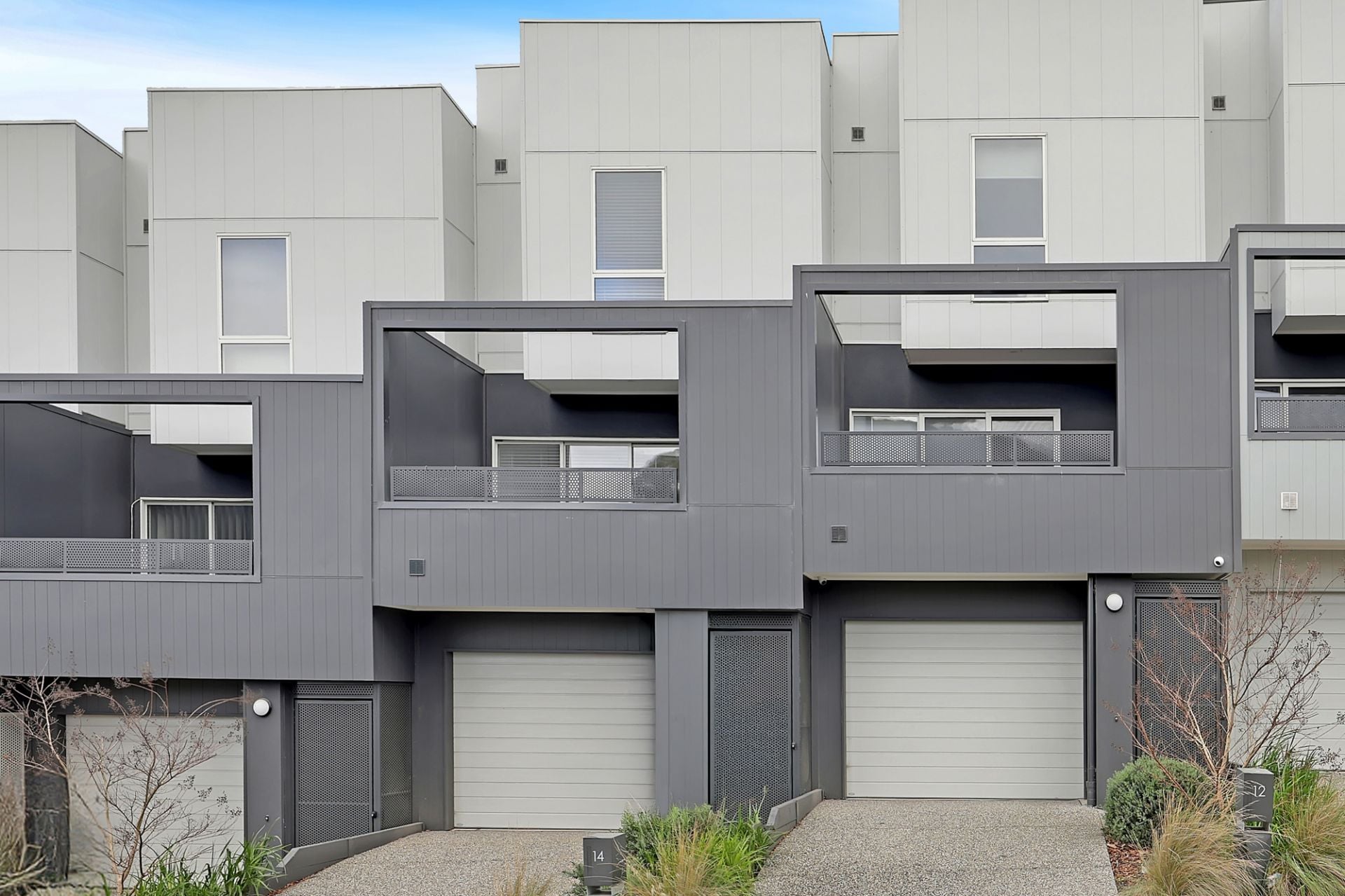 AS NEW TOWNHOUSE!