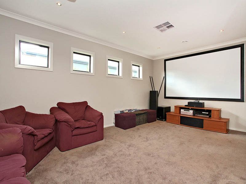 26 Pro Hart Way, Caroline Springs - Thumbnail 6