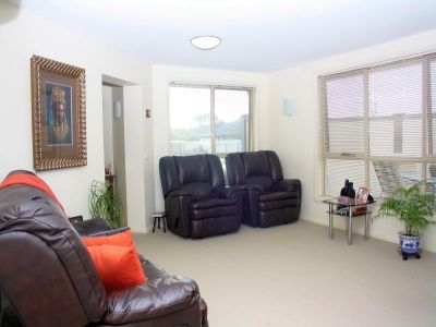 3
 
 
 
  
 
 
 2
 
 
 
  
 
 
 1
 
 
 
 
 
 
 
 Villa 1/10 Haven Drive, SHEARWATER TAS 7307, Shearwater - Thumbnail 4