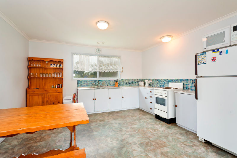 13 Pengilley Avenue APOLLO BAY VIC, Apollo Bay - Thumbnail 5