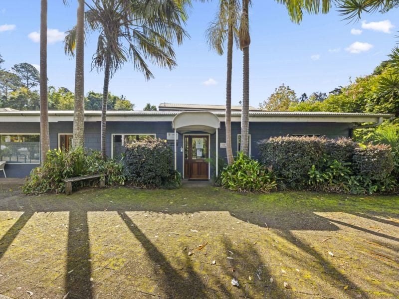 Commercial Opportunity with Accomdation!