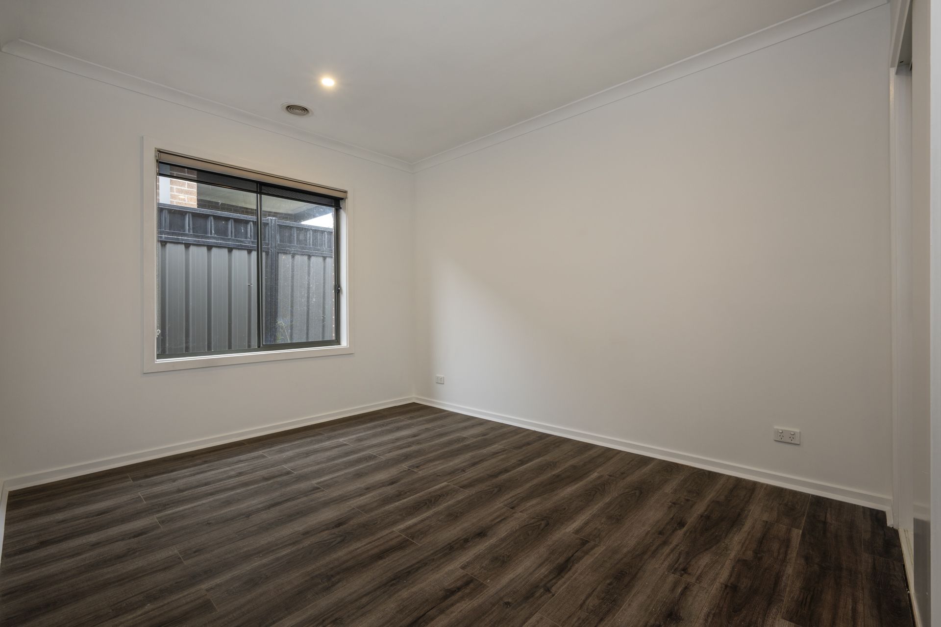 Spacious 4-Bedroom Family Home in Mernda Villages Estate