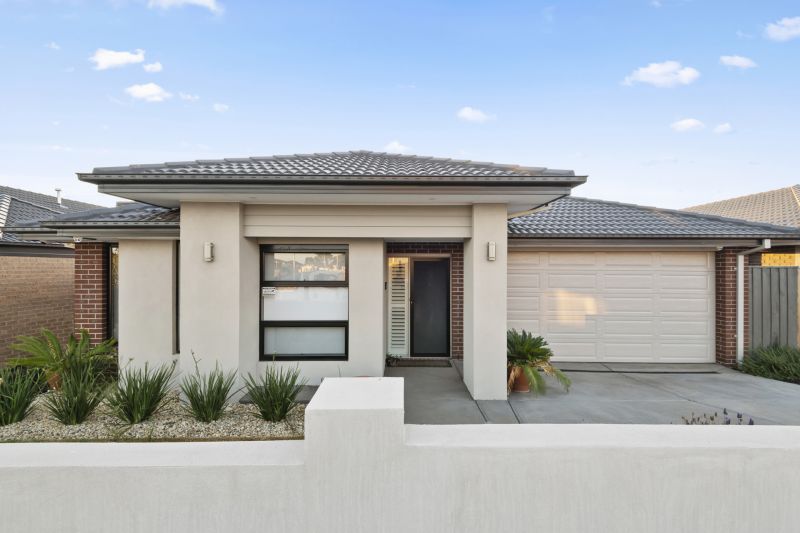 13 Werribee Crescent, Wollert