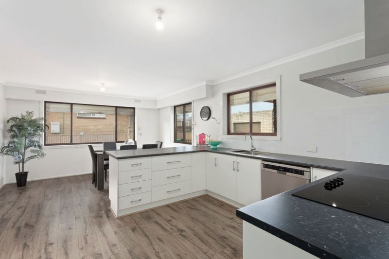 212 Hearn Street COLAC VIC, Colac - Thumbnail 3