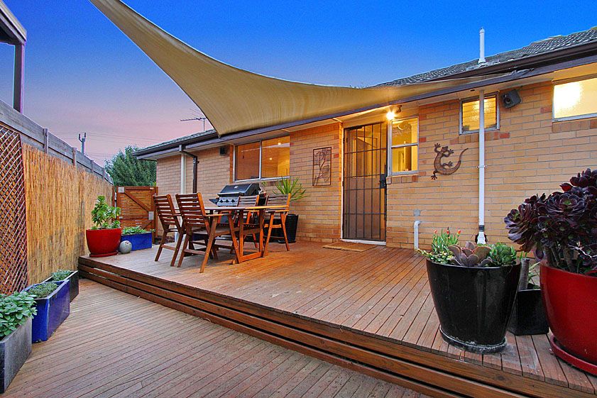 STYLISHLY RENOVATED HOME, CLOSE TO ALL AMENITIES   *Insp Sat 25th Nov @ 10:45am*