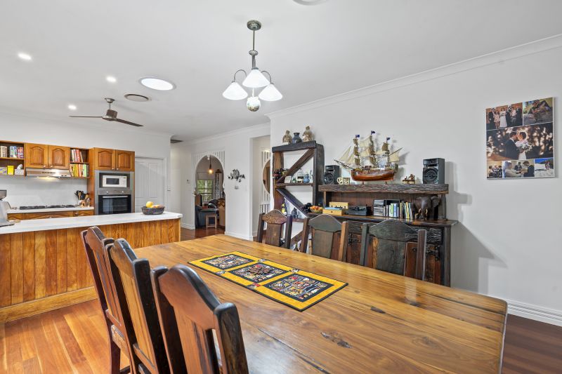 14 Forest Oak Court, Tanawha