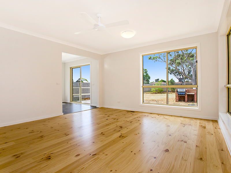 4 Iluka Drive, Werribee - Thumbnail 8