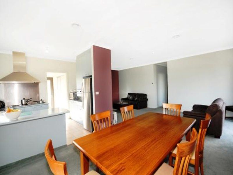 31 Newbay Close BARWON HEADS VIC, Barwon Heads - Thumbnail 2