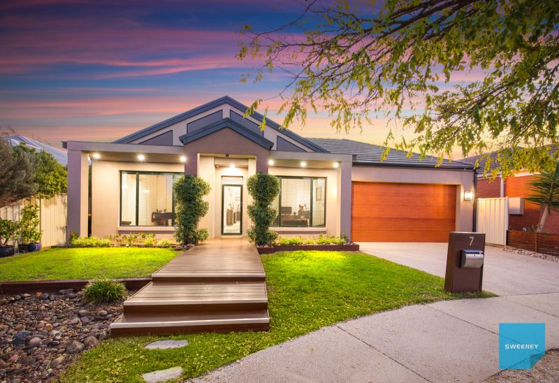 7 Colac Place, Caroline Springs - Thumbnail 2