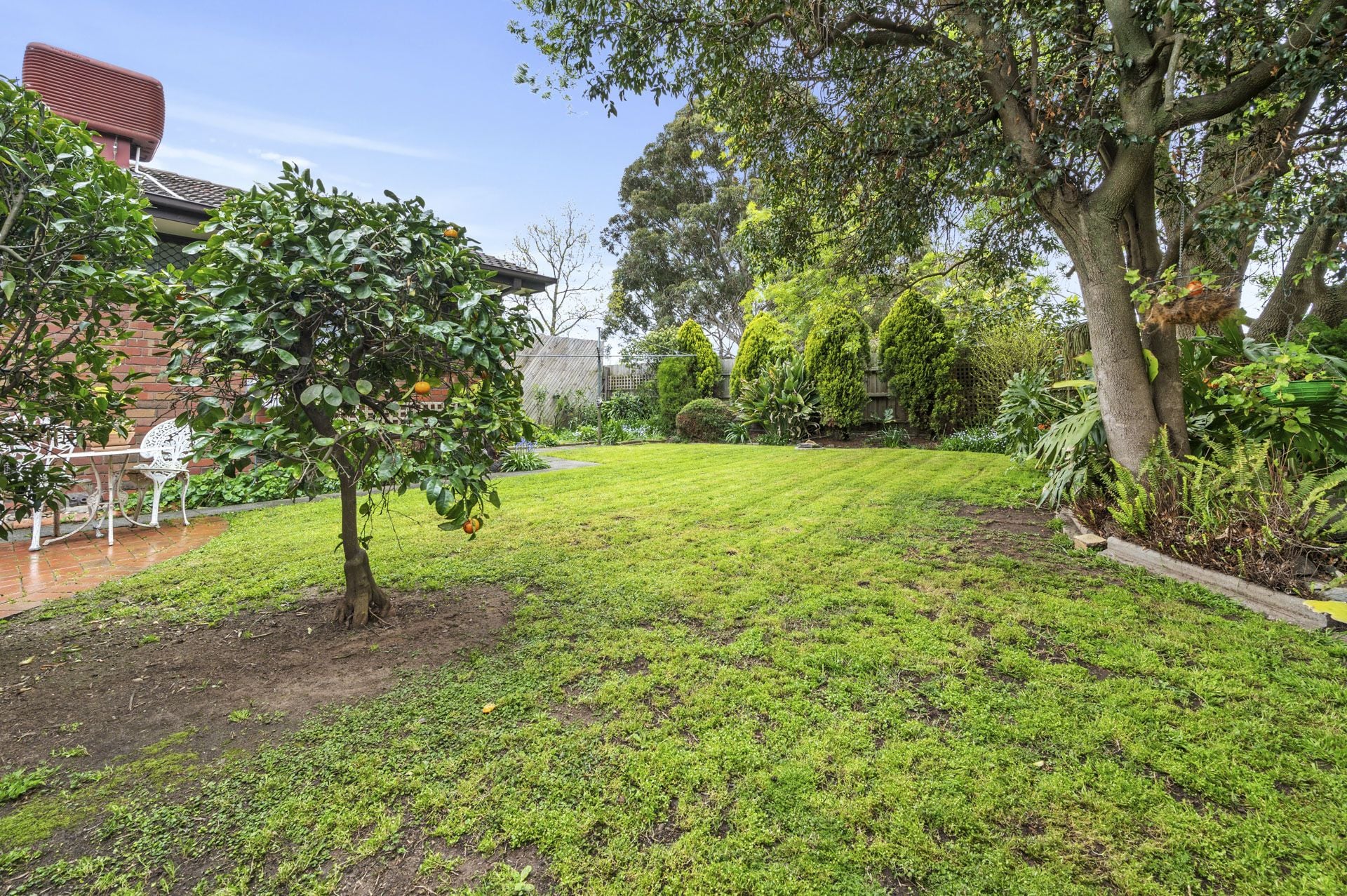 GREAT LOCATION - 4 BEDROOMS