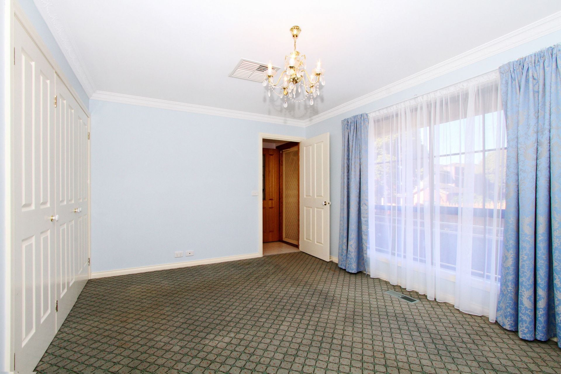 TWO BEDROOM, INDEPENDENT, AND IN GREAT LOCATION